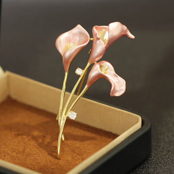 Sun Cloud Απλό και Κομψό Απλό Μπλε Πούδρα Calla Drop Oil Λουλούδι Καρφίτσα από Αληθινό Χρυσό με Ηλεκτρολυτική Επιμετάλλωση Υπερβολική Καρφίτσα Μπουκέτου για Γυναίκες