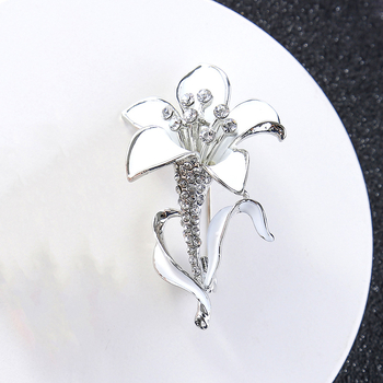 Ευρωπαϊκή και αμερικανική μόδα ρετρό καρφίτσα λουλουδιών γυναικεία ιδιοσυγκρασία all-match ψήσιμο βερνίκι κορσάζ αντι-ελαφριά καρφίτσα αξεσουάρ ένδυσης