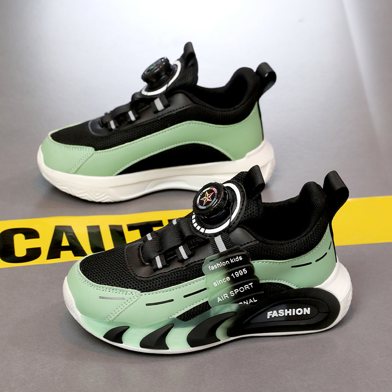 „Jinjiang“ vaikiški sportiniai bateliai, 2025 m. pavasario ir rudens nauji, kvėpuojantys, lengvi, berniukiški bėgimo bateliai su tinkleliu, pasukama sagtimi.