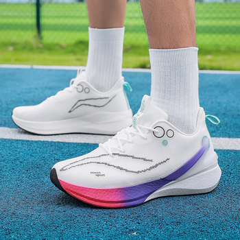 Aukštosios mokyklos stojamųjų egzaminų lenktynių sportiniai bateliai 2025 m. vasaros naujas modelis „Feidian Red Rabbit 8 Popcorn Carbon Plate National Trend Red Rabbit“ kvėpuojantys bėgimo bateliai