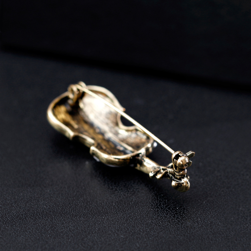 Europietiškos ir amerikietiškos retro serijos mados universali violončelės sagė, populiari kriauklės medžiaga, moteriška korsažo dėmė