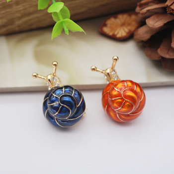 Qingdao κοσμήματα σταγόνα λαδιού εμπλουτισμένο με διαμάντια σαλιγκάρι ζευγάρι καρφίτσα καπέλο τσάντα διακοσμητικό κασκόλ αγκράφα κορσάζ καρφίτσα