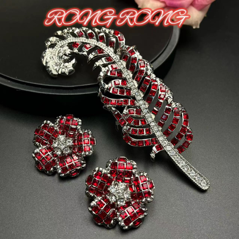 Vintage vintage rubiinist kolmemõõtmelised lillekõrvarõngad sulgedest nööpnõeltega pross elegantne keskmise antiikne ehe