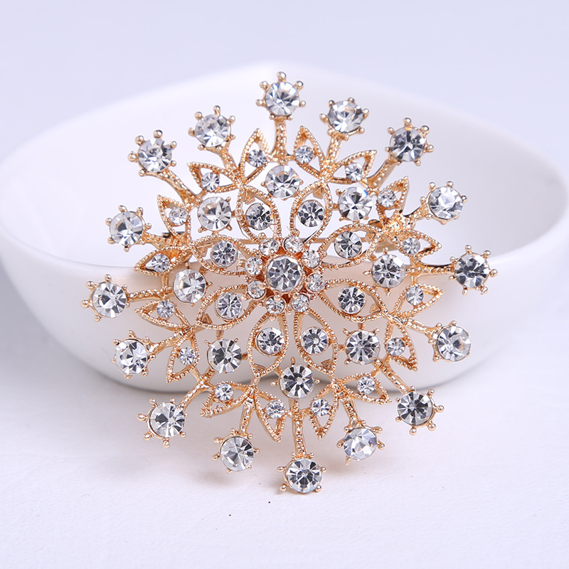 Europietiškos ir amerikietiškos krištolinės daugiaspalvės didelės gėlės sagės korsažo drabužiai dekoratyviniai segtukai aksesuarai sandėlyje didmeninė prekyba vienetinis pristatymas