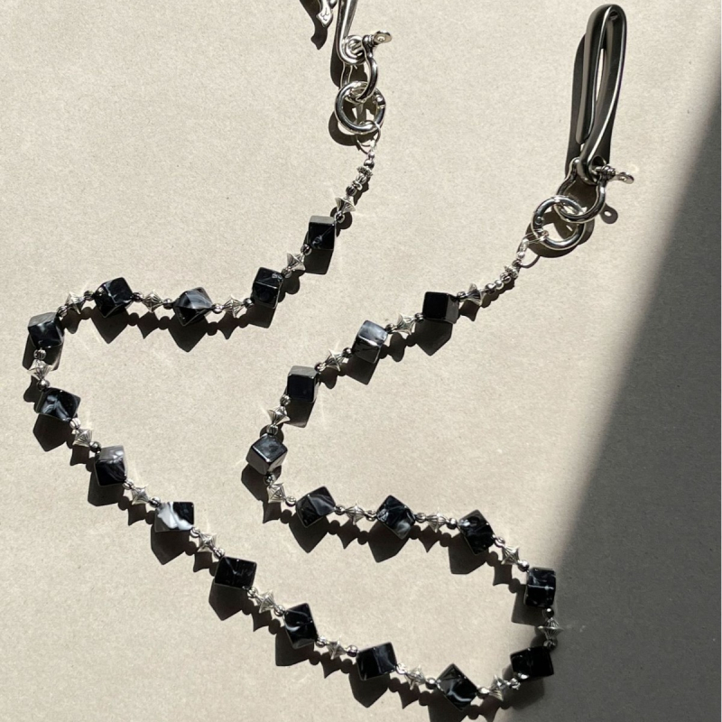 Eiropas un Amerikas pārrobežu rotaslietas tintes sarkanas krelles melnas krelles bikšu ķēde augstas klases hiphopa tendences panka stila vidukļa ķēde vīriešiem un sievietēm piekaramā ķēde