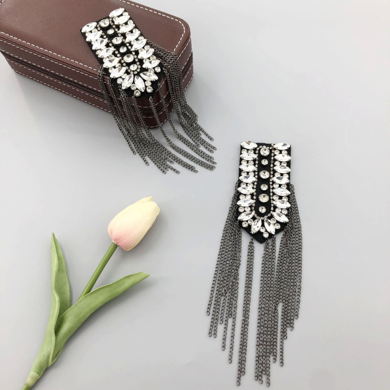 Rūpnīcas tiešās piekaramās ķēdes epaulet vīriešu un sieviešu apģērbu aksesuāri, liels skaits noliktavā rūpnīcā ir dažādi epaulet