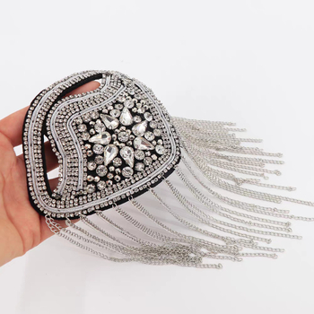 Izsmalcināti pārrobežu sporta apģērbu epauletes, uzvalku aksesuāri, metāla panka stila plecu rotājumi, pušķu epauletes, pārrobežu vairumtirdzniecība