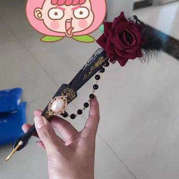 Лолита Европейски Ретро Релефно Бронзиращо Чаено Парти Лолита Перо Роза Сгъваем Ветрило Черно Бяло на склад