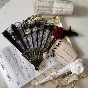 Лолита Европейски Ретро Релефно Бронзиращо Чаено Парти Лолита Перо Роза Сгъваем Ветрило Черно Бяло на склад