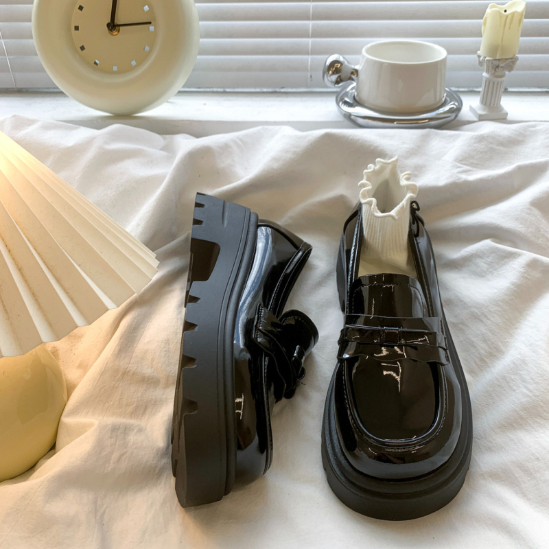 Britiško stiliaus storapadės moteriškos užsegamos mokasinai 2025 m. pavasario ir rudens nauji japoniško stiliaus JK „Preppy“ stiliaus ūgį didinantys maži odiniai bateliai