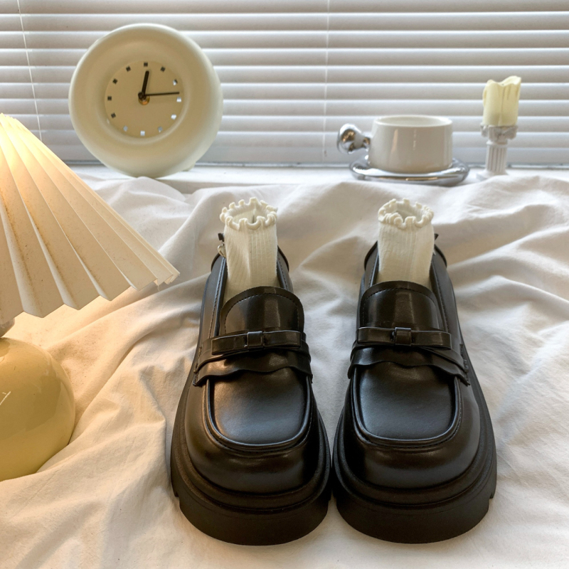 Britiško stiliaus storapadės moteriškos užsegamos mokasinai 2025 m. pavasario ir rudens nauji japoniško stiliaus JK „Preppy“ stiliaus ūgį didinantys maži odiniai bateliai