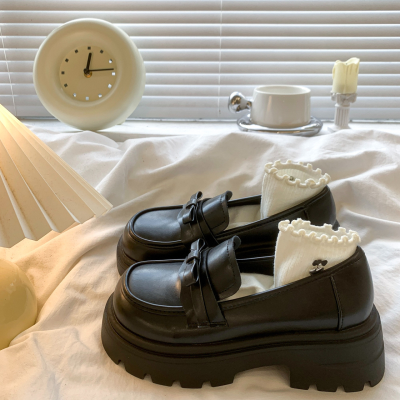Britiško stiliaus storapadės moteriškos užsegamos mokasinai 2025 m. pavasario ir rudens nauji japoniško stiliaus JK „Preppy“ stiliaus ūgį didinantys maži odiniai bateliai