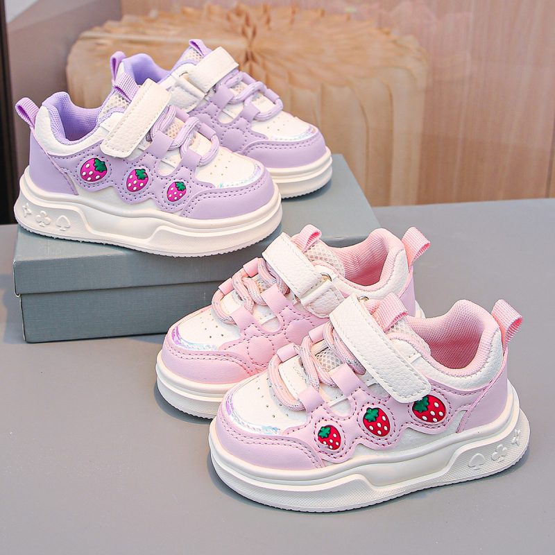 Animacinių filmukų mergaitiški bateliai, pavasariniai maži balti bateliai, 2025 m. pavasario nauji vaikiški minkštapadiai laisvalaikio sportiniai bateliai.