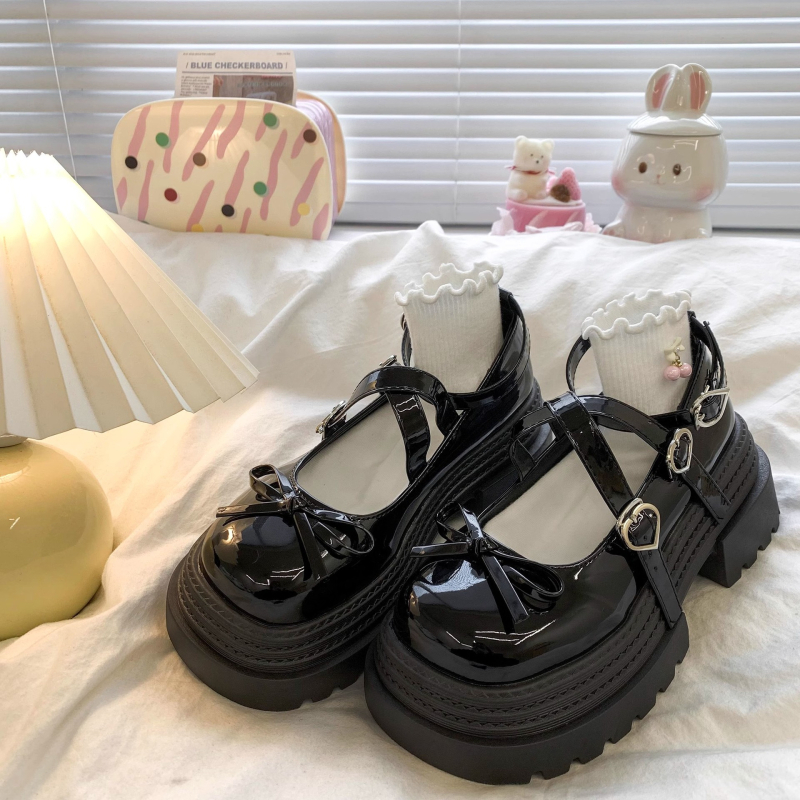 Vasaros nauji britiško stiliaus lankelio formos universalūs mokasinai moterims, retro stiliaus, storu padu, storu kulnu, dviguba sagtimi, Mary Jane bateliai moterims.