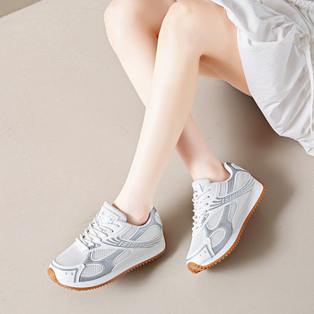 Παπούτσια για μπαμπά για γυναίκες 2025 Άνοιξη και Φθινόπωρο Νέα Κορεάτικα στυλ με στρογγυλή μύτη Αθλητικά, casual, φοιτητικά φλατ παπούτσια για γυναίκες, έτοιμα προς πώληση