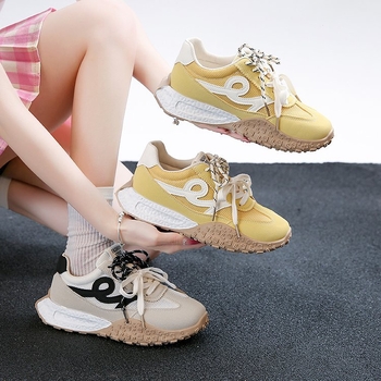 Ρετρό Γερμανικά Παπούτσια Προπόνησης για Γυναικεία με Αίσθηση Πατήματος στα Κακιά, Νέα Καλοκαιρινά Ευέλικτα Παπούτσια για Μπαμπά με Χρώματα 2025, Casual Αθλητικά Παπούτσια για Τρέξιμο