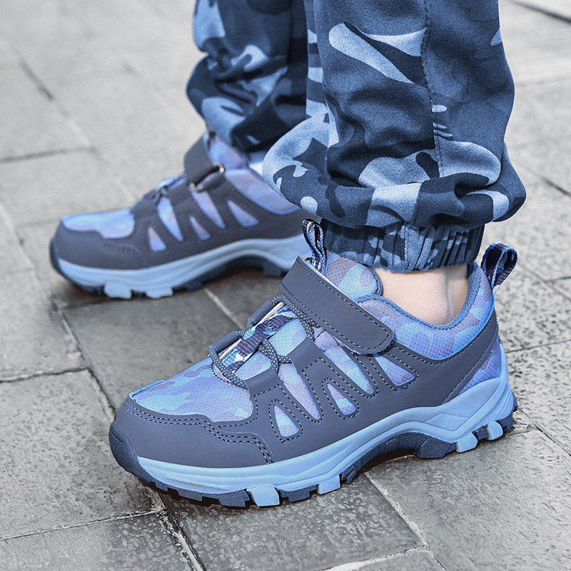 Nepriklausoma stočių tiekimo stotis, tiekianti madingus ir patogius sportinius batus paaugliams, berniukams ir mergaitėms, tarpvalstybinis eksportas