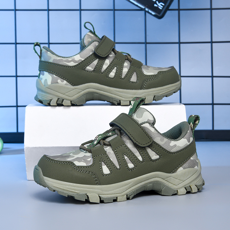 Nepriklausoma stočių tiekimo stotis, tiekianti madingus ir patogius sportinius batus paaugliams, berniukams ir mergaitėms, tarpvalstybinis eksportas