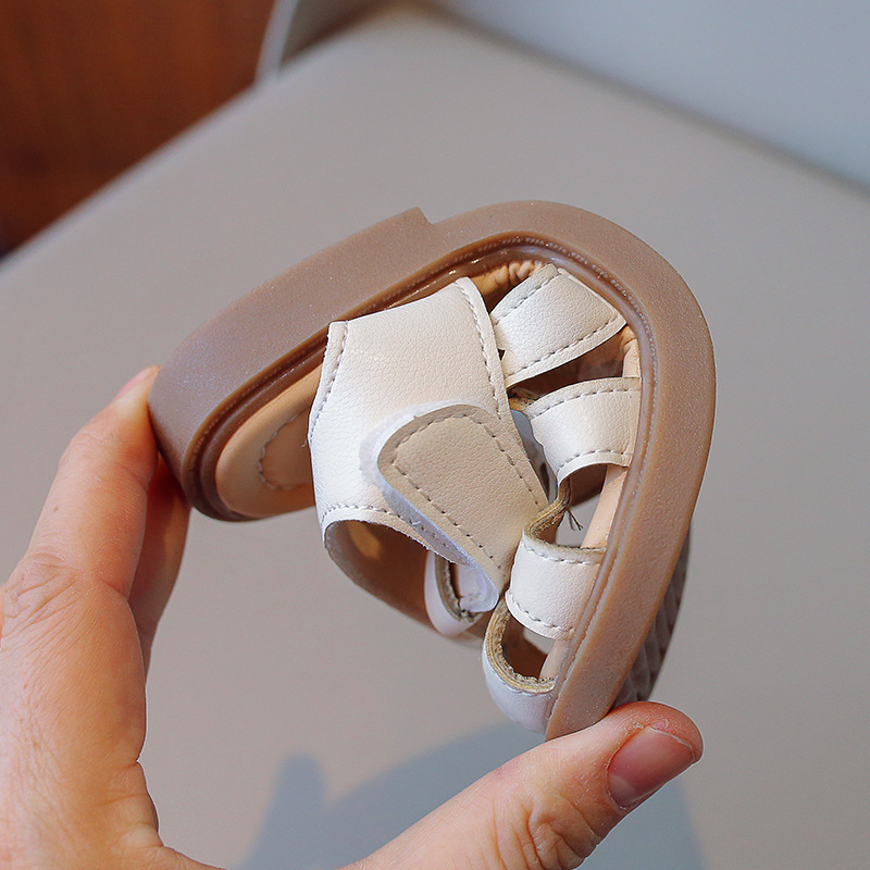 Meiteņu sandales 2025. gada vasarā, jaunas, izšūtas, mīkstas zoles meiteņu Guofeng sandales, meiteņu princeses apavi