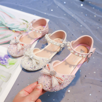 Meiteņu slēgtas sandales 2025. gada vasarai, jaunas bērnu mazas meitenes, lielas bērnu bantītes ar mīkstu apakšu, rhinestones princeses kurpes