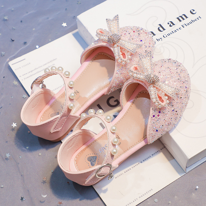 Meiteņu slēgtas sandales 2025. gada vasarai, jaunas bērnu mazas meitenes, lielas bērnu bantītes ar mīkstu apakšu, rhinestones princeses kurpes