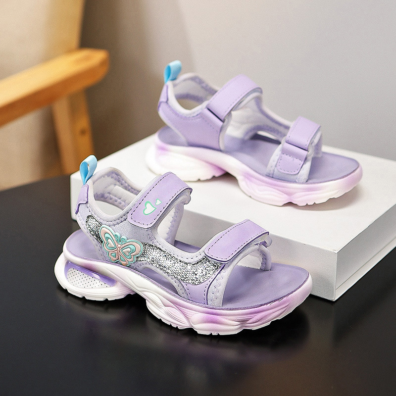 Meiteņu sandales 2025. gada vasarai. Jaunas, mīkstas zoles, neslīdošas, vidēji lielas bērnu pludmales kurpes, vaļējas purngalas, elpojošas, meiteņu sporta sandales.