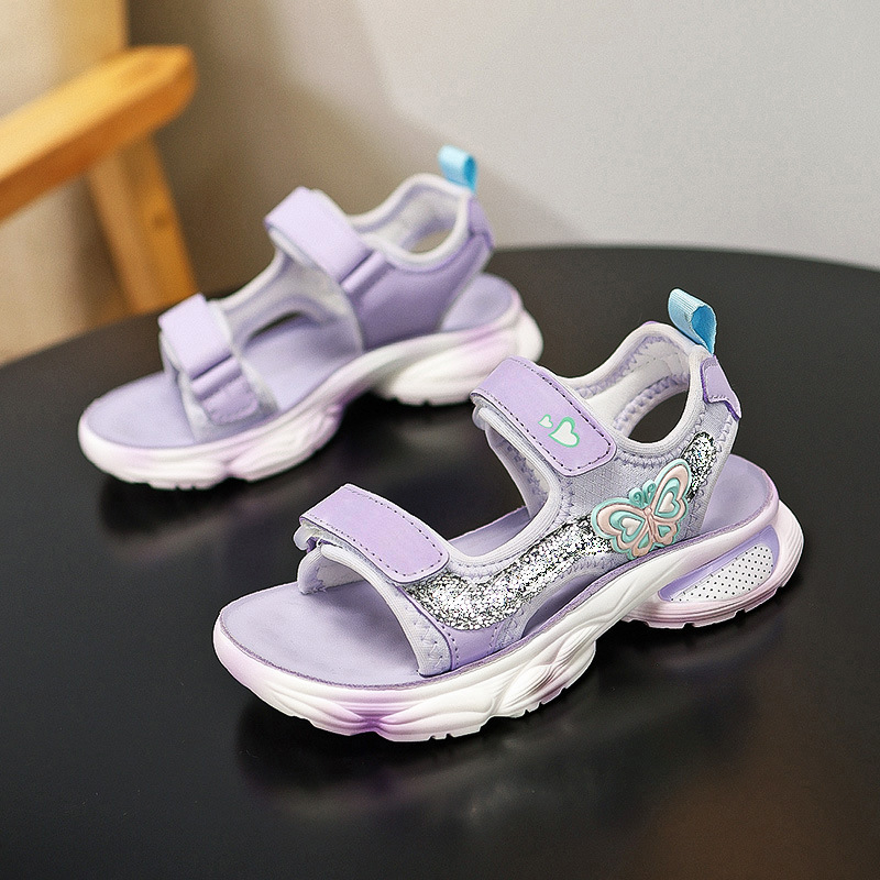 Meiteņu sandales 2025. gada vasarai. Jaunas, mīkstas zoles, neslīdošas, vidēji lielas bērnu pludmales kurpes, vaļējas purngalas, elpojošas, meiteņu sporta sandales.