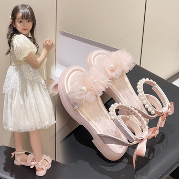 Meiteņu sandales Stilīgas mazas meitenes princeses kurpes 2024. gada jaunās vasaras bērnu Chanel stila neslīdošas romiešu kurpes, modernas