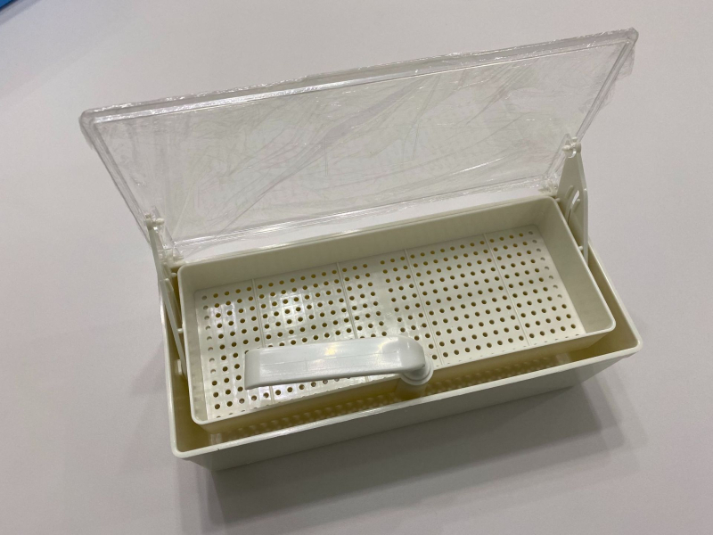 Pārrobežu vairumtirdzniecības zobu pacelšanas kaste, rokturu kaste, universāla zobu paplāte, vienreizējās lietošanas uzglabāšanas un organizēšanas kaste, mērcēšanas un dezinfekcijas kaste