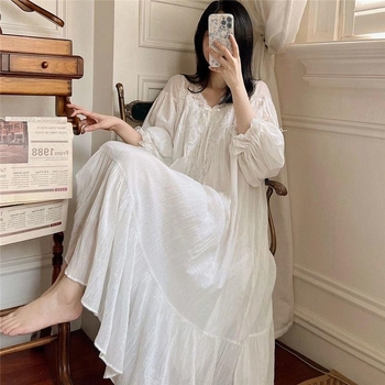 Super fėjos prancūziški naktinukai 2025 m. pavasario ir rudens moteriški ilgomis rankovėmis, nėriniuoti, seksualūs, gryno rūmų stiliaus moteriški pižamos. „Lazy Sense“.