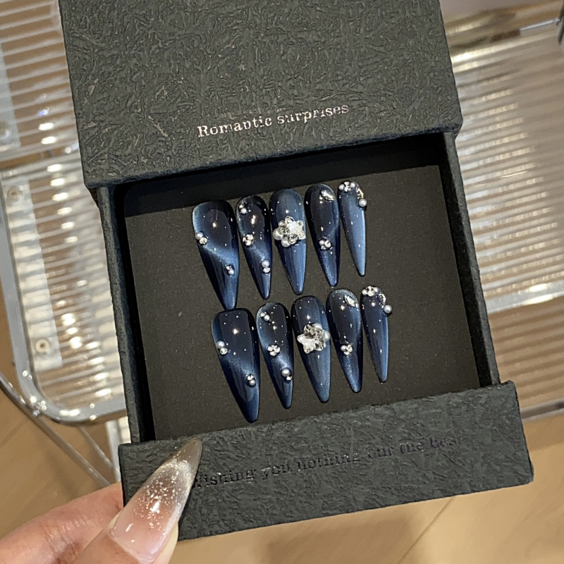 Luksuslik musta gradientiga peenikese sädeleva galaktika pärli ja musta meteoriidiga eemaldatav küünekunstiteos