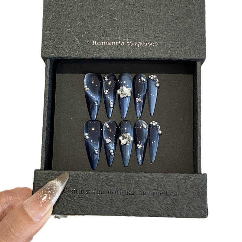 Luksuslik musta gradientiga peenikese sädeleva galaktika pärli ja musta meteoriidiga eemaldatav küünekunstiteos