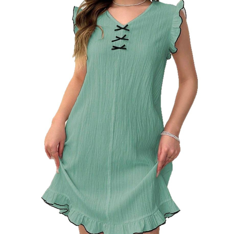 Moteriška naktinukų suknelė su V formos iškirpte, auskarų formos apsiuvu, patogi pižama.