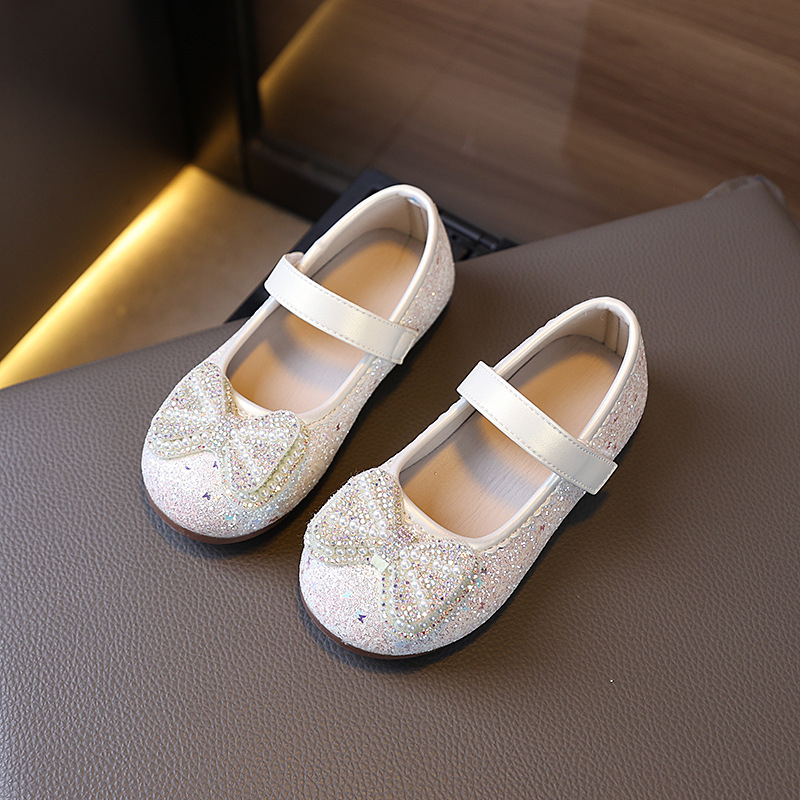 Meiteņu princeses kurpes pavasarī un rudenī Jaunas bērnu kurpes Mazas ādas kurpes Kristāla kurpes Bērnu deju kurpes Vienslāņa kurpes ar kleitu