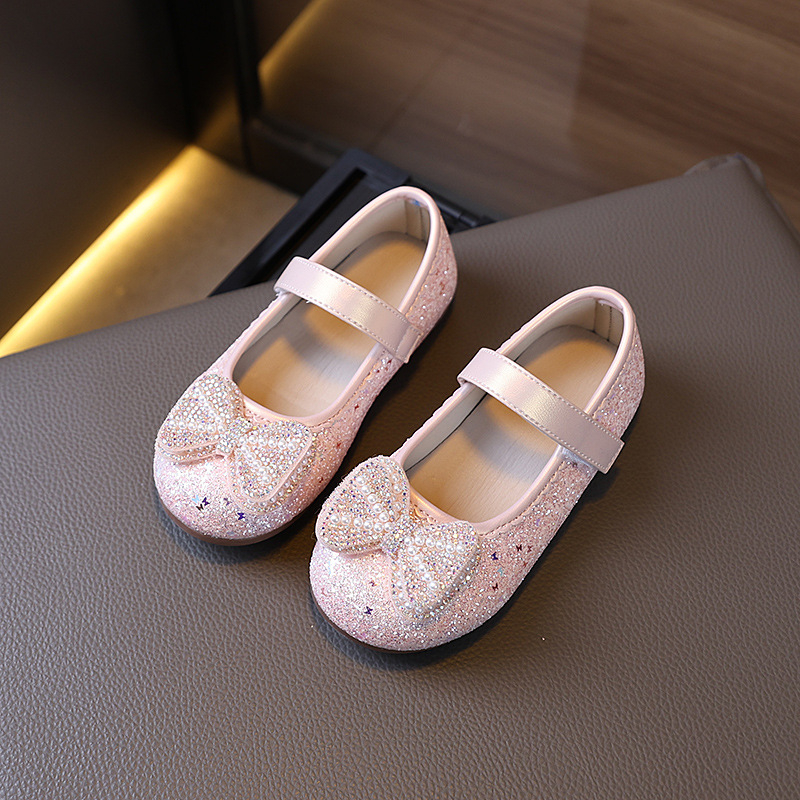 Meiteņu princeses kurpes pavasarī un rudenī Jaunas bērnu kurpes Mazas ādas kurpes Kristāla kurpes Bērnu deju kurpes Vienslāņa kurpes ar kleitu