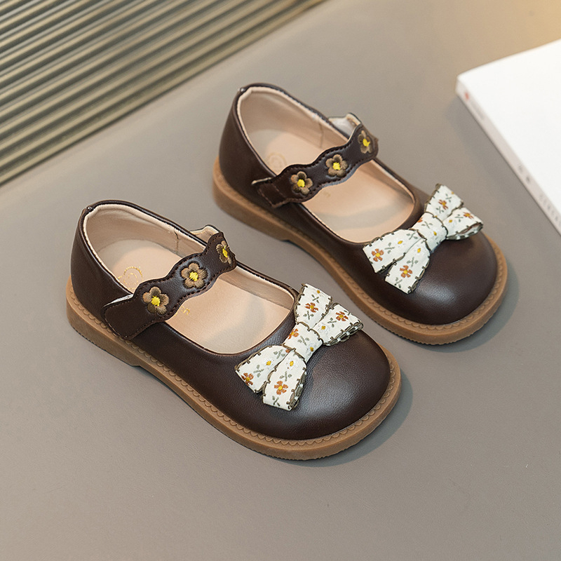 Meiteņu modes izšūtas bantītes princeses kurpes 2025. gada pavasarim un rudenim jaunas, mīkstas zoles, daudzpusīgas, feju stila, mazas ādas kurpes vecākiem bērniem