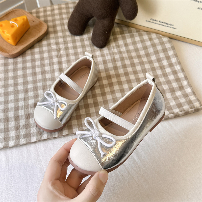 Dievčenské kožené topánky 2025 Jarné a jesenné nové detské topánky Malé voňavé princeznovské topánky Mäkká podrážka Fazuľové topánky Detské balerínky Trendy