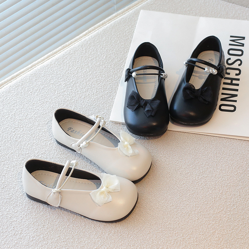 Tüdrukute väikesed nahast kingad 2025. aasta kevadised uued laste printsessikingad pehme tallaga naiste aarekingad valged ühekihilised kingad lääne stiilis kevadstiil