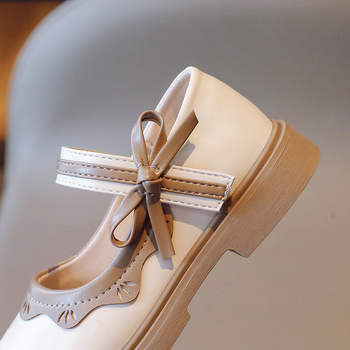 Mergaičių maži odiniai bateliai 2024 m. pavasariui ir rudeniui, nauji neslystantys minkšto pado princesės bateliai, kepuraitės formos bateliai, K stiliaus universalūs vaikiški bateliai