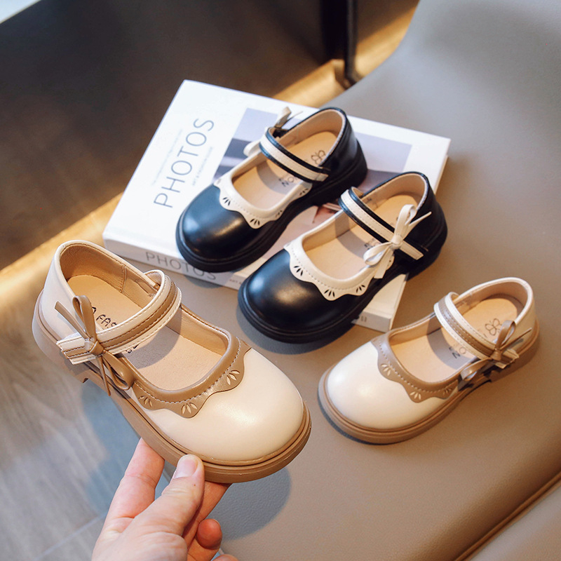 Mergaičių maži odiniai bateliai 2024 m. pavasariui ir rudeniui, nauji neslystantys minkšto pado princesės bateliai, kepuraitės formos bateliai, K stiliaus universalūs vaikiški bateliai