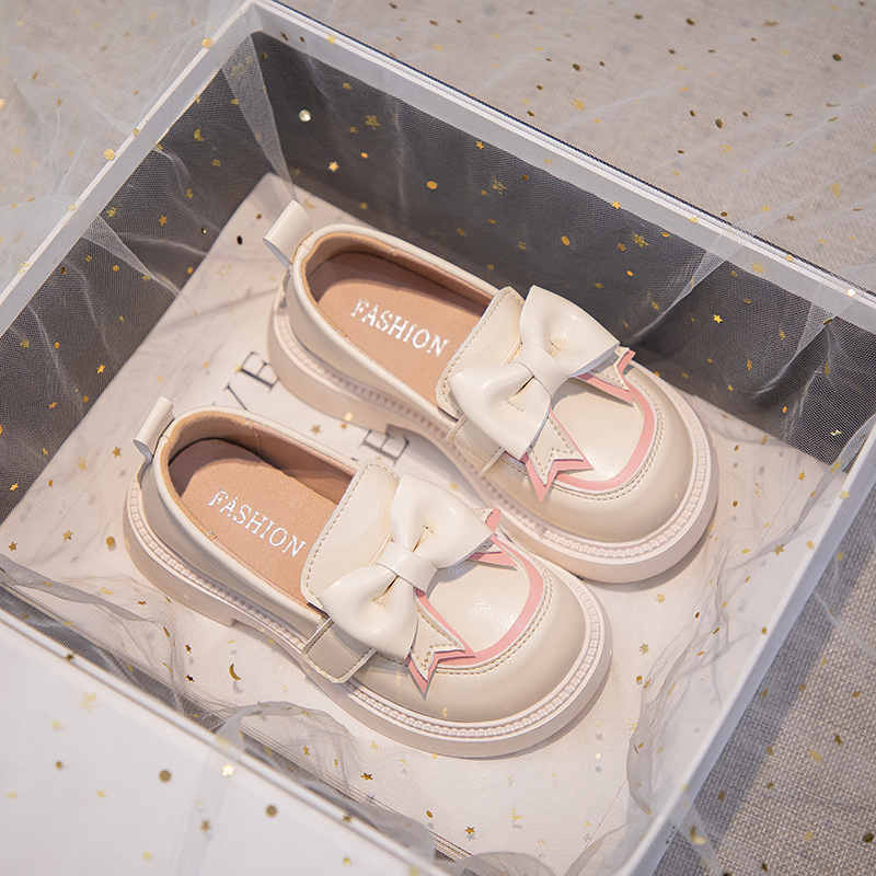 [3997 Kollektsioon] Tüdrukute nahkkingad 2024 Uued kevadkingad Briti väikeste tüdrukute pehme tallaga kingad