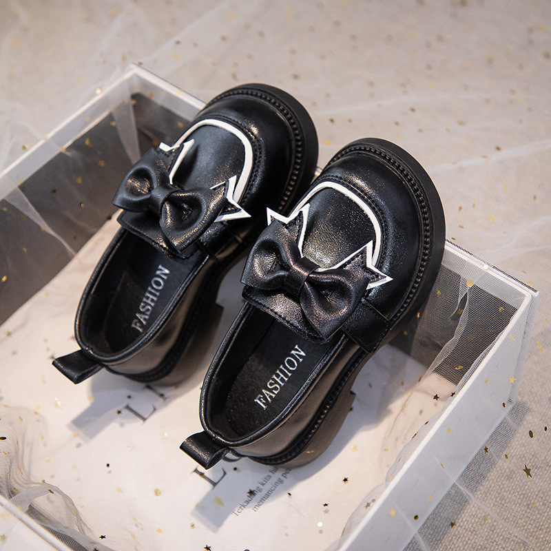 [3997 Kollektsioon] Tüdrukute nahkkingad 2024 Uued kevadkingad Briti väikeste tüdrukute pehme tallaga kingad