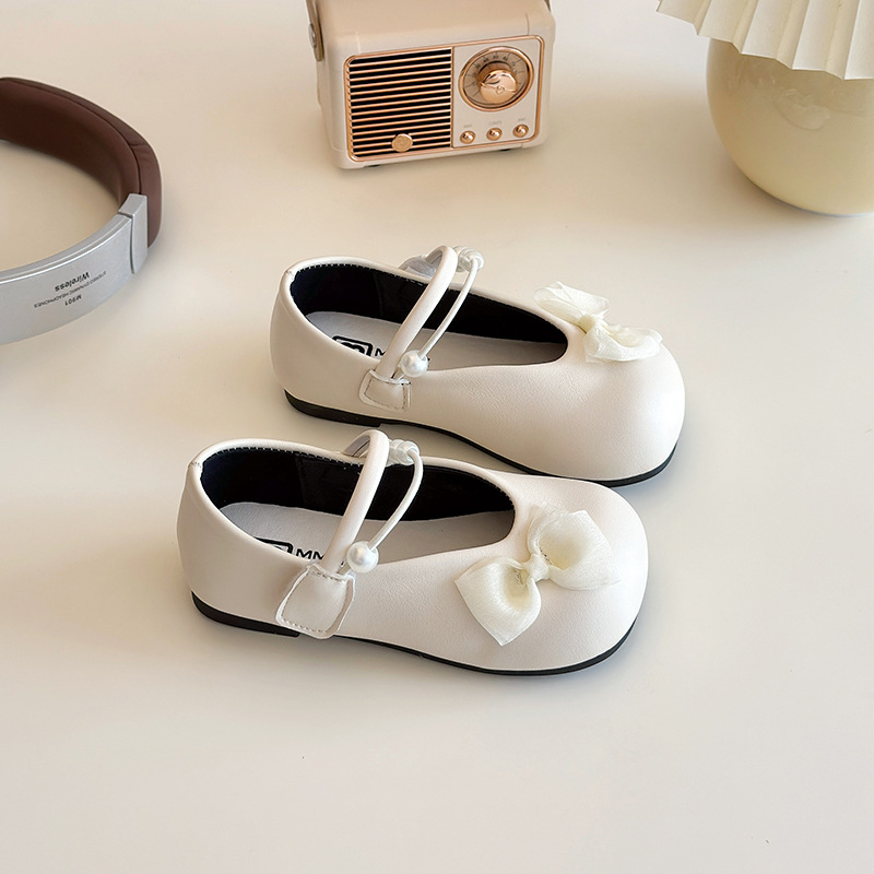 Tüdrukute printsessikingad 2025. aasta uued kevadised väikese tüdruku pärlmutterkattega pehme tallaga nahast kingad beebitüdruku moodsed lipsuga ühekihilised kingad