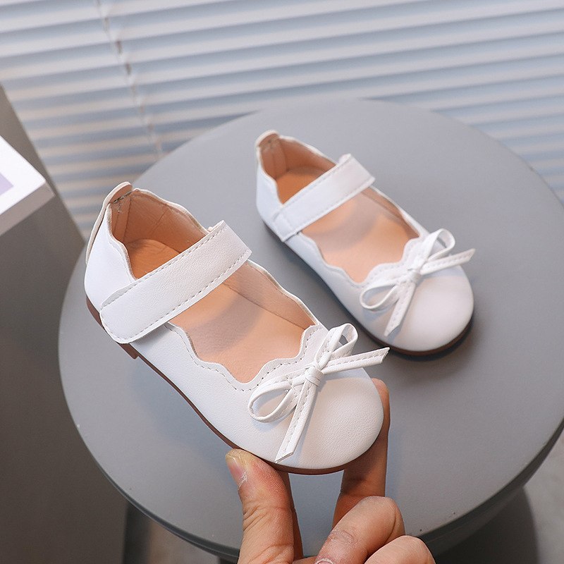 Vaikiški maži kvadratinės burnos odiniai bateliai, vieno sluoksnio bateliai, mergaičių madingi maži kaspinėliai, plokščiapadžiai bateliai, mažos mergaitės princesės bateliai, šokių bateliai