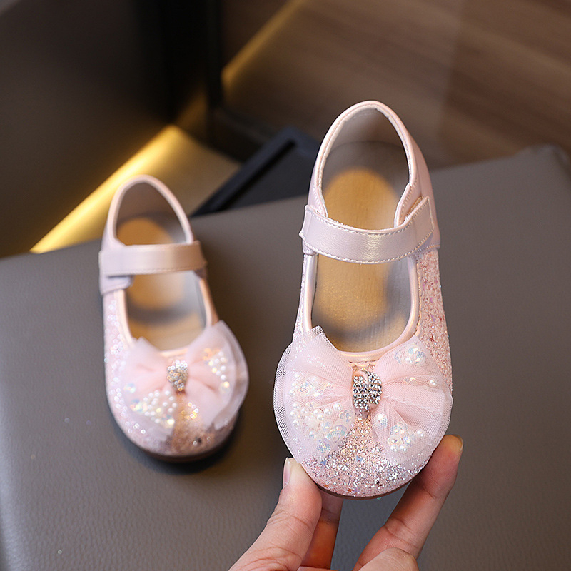 Mergaitiški maži odiniai bateliai, vaikiški bateliai su kaspinu, princesės stiliaus bateliai, rudeniniai, nauji moteriški bateliai su lobiais, mergaitėms, minkšto pado, maži, vientisi bateliai.