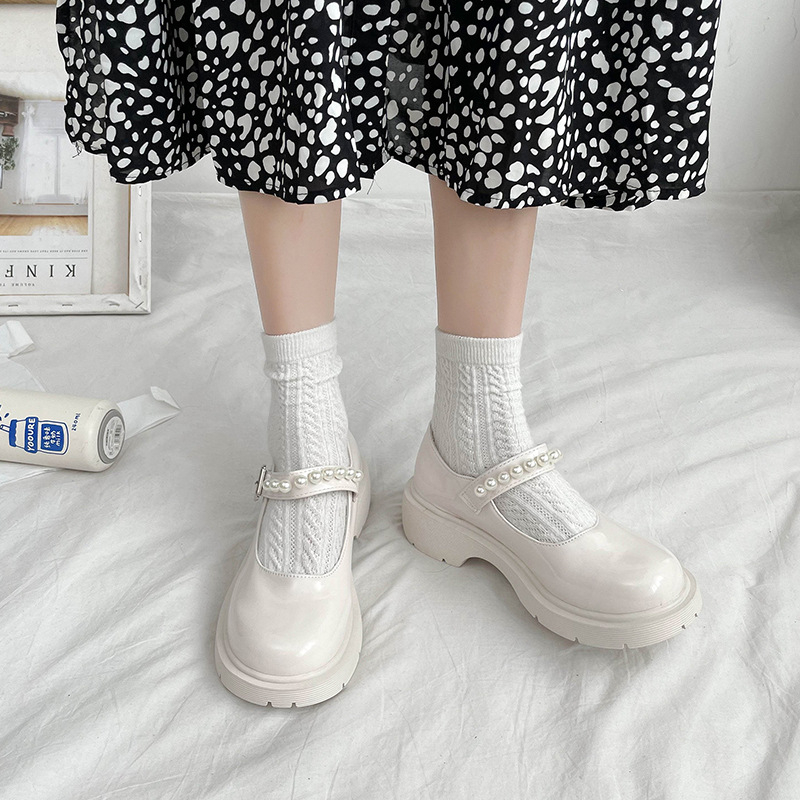 Prancūziško retro britiško stiliaus maži odiniai moteriški bateliai, 2025 m. pavasario naujo stiliaus, karoliukais puošti, fėjos formos, storapadžiai Mary Jane bateliai.