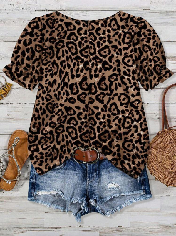 Sieviešu plus izmēra kvadrātveida kakla izgriezuma T-krekls ar apdruku, plāns un slaids piegriezums — obligāts apģērba gabals ikdienas ballītēm, ceļojumiem un atvaļinājumam.