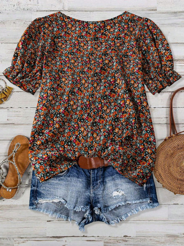 Sieviešu plus izmēra kvadrātveida kakla izgriezuma T-krekls ar apdruku, plāns un slaids piegriezums — obligāts apģērba gabals ikdienas ballītēm, ceļojumiem un atvaļinājumam.