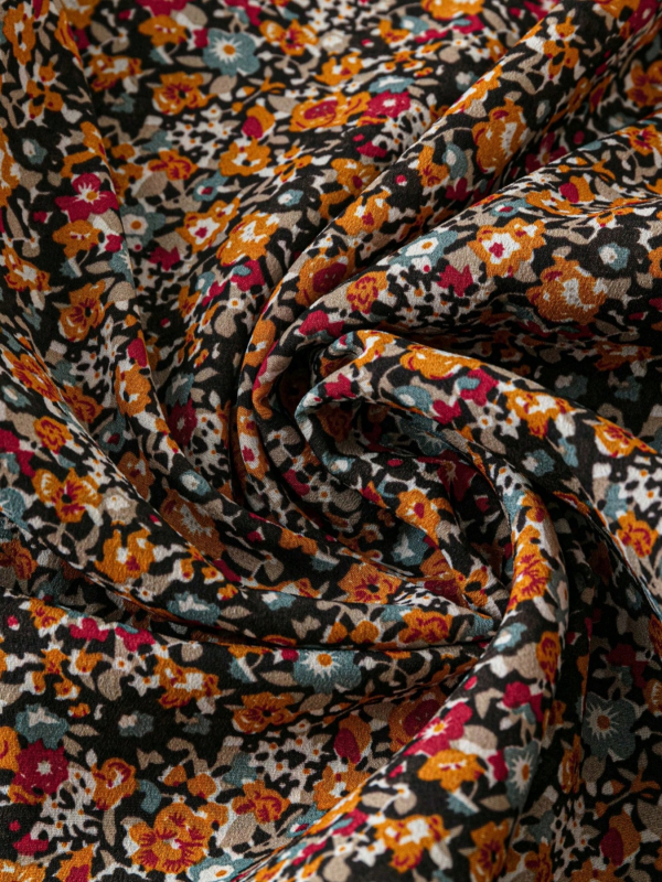 Sieviešu plus izmēra kvadrātveida kakla izgriezuma T-krekls ar apdruku, plāns un slaids piegriezums — obligāts apģērba gabals ikdienas ballītēm, ceļojumiem un atvaļinājumam.