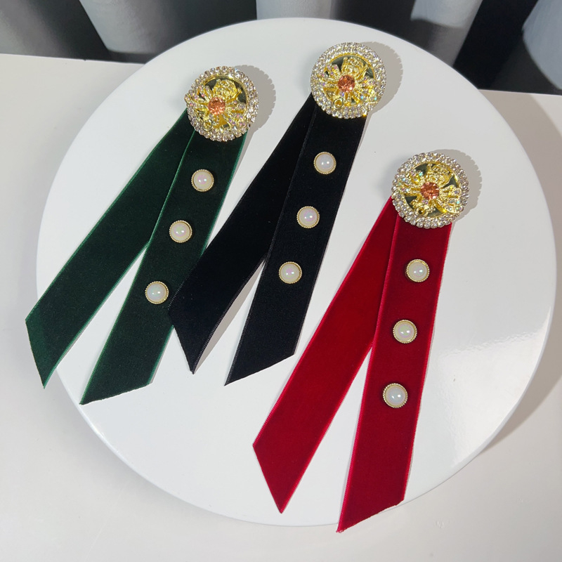 Tarpvalstybiniai papuošalai, britiškas vintažinis aksomas, perlų lydinio bitės sagė, aukštos kokybės apykaklė, mergaitiškų marškinių dekoracijos